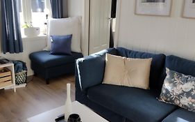 Light Home Apartment Alesund With Free Parking
